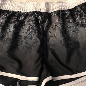 Black/white gray shorts